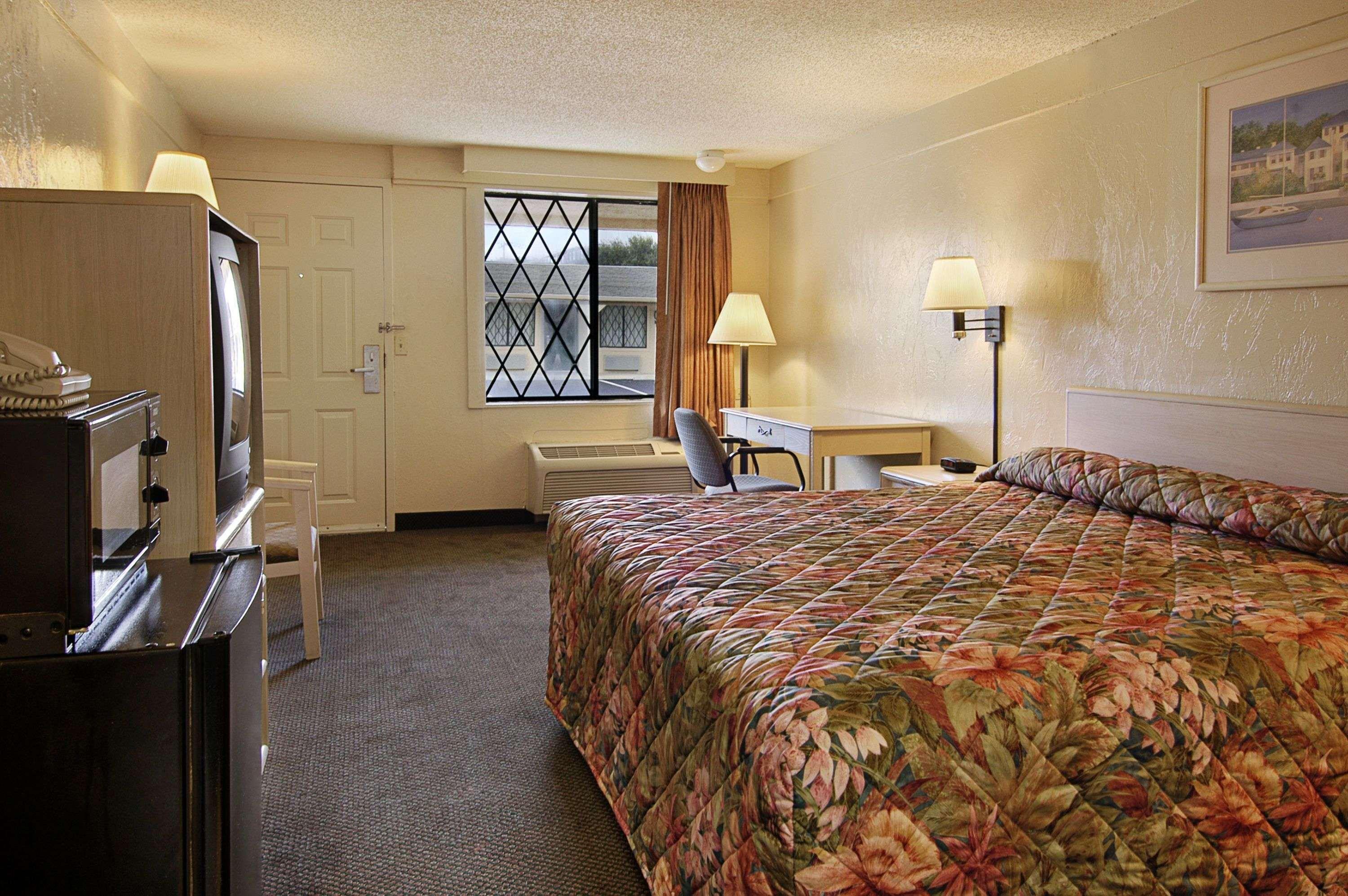 Super 8 By Wyndham Lantana West Palm Beach Esterno foto