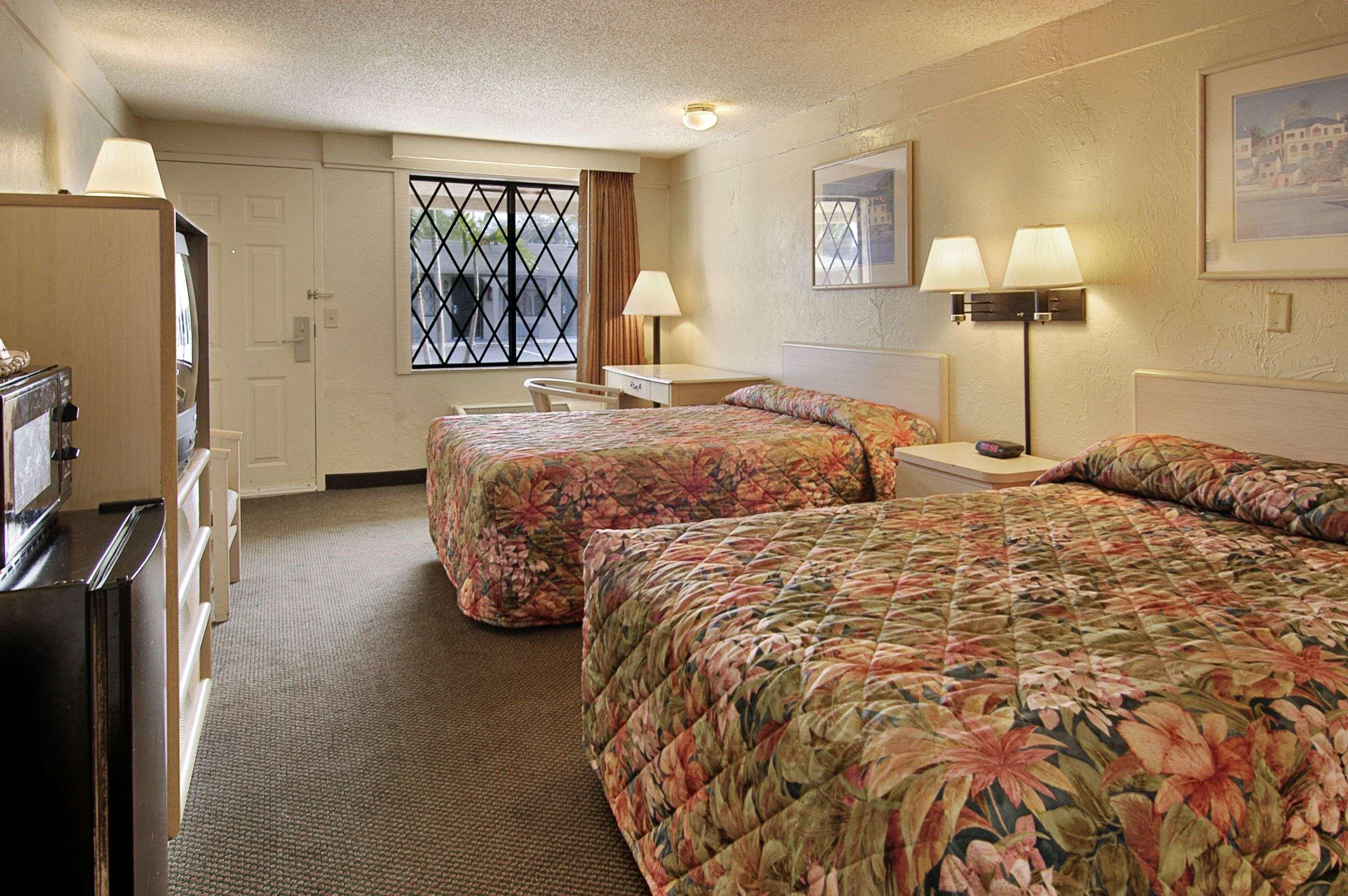Super 8 By Wyndham Lantana West Palm Beach Esterno foto