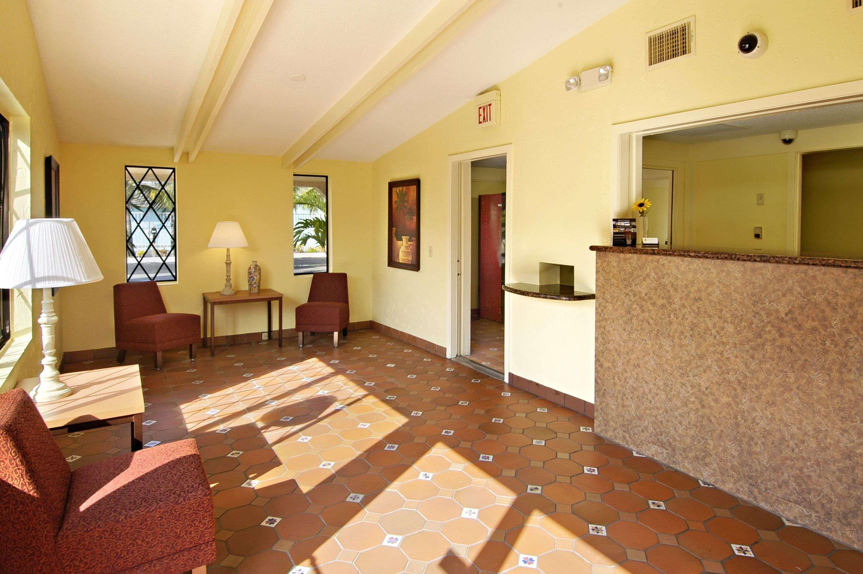 Super 8 By Wyndham Lantana West Palm Beach Esterno foto